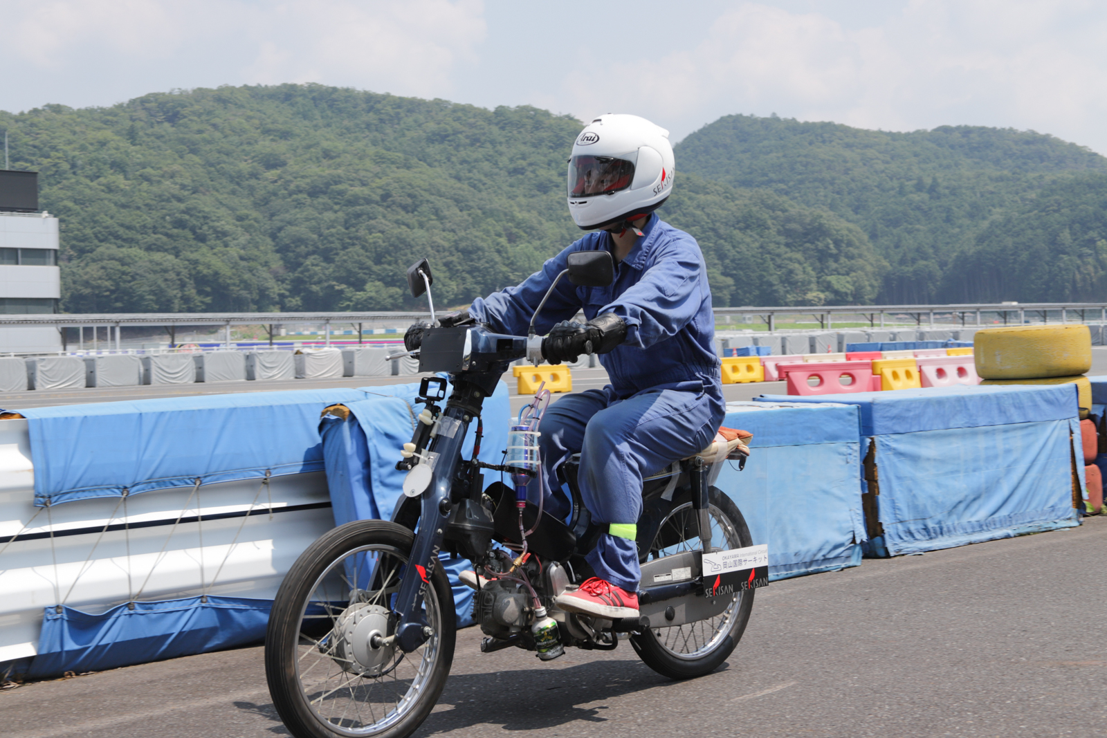 たった1リッターのガソリンで何km走行できるのか カチいろ